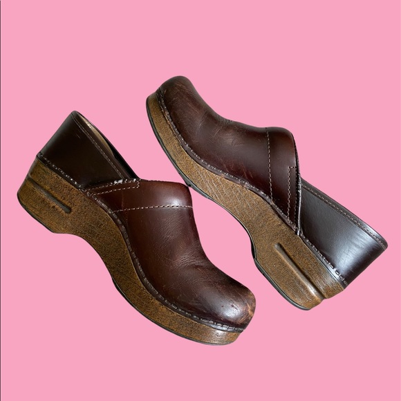 Dansko Shoes - Dankso Chocolate Brown Clogs Size 38